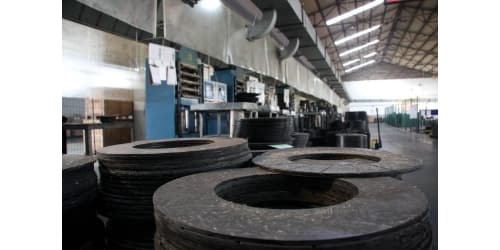 Woven vs. Moulded Clutch Facing: A Total Cost Analysis for OEM Purchasing Managers